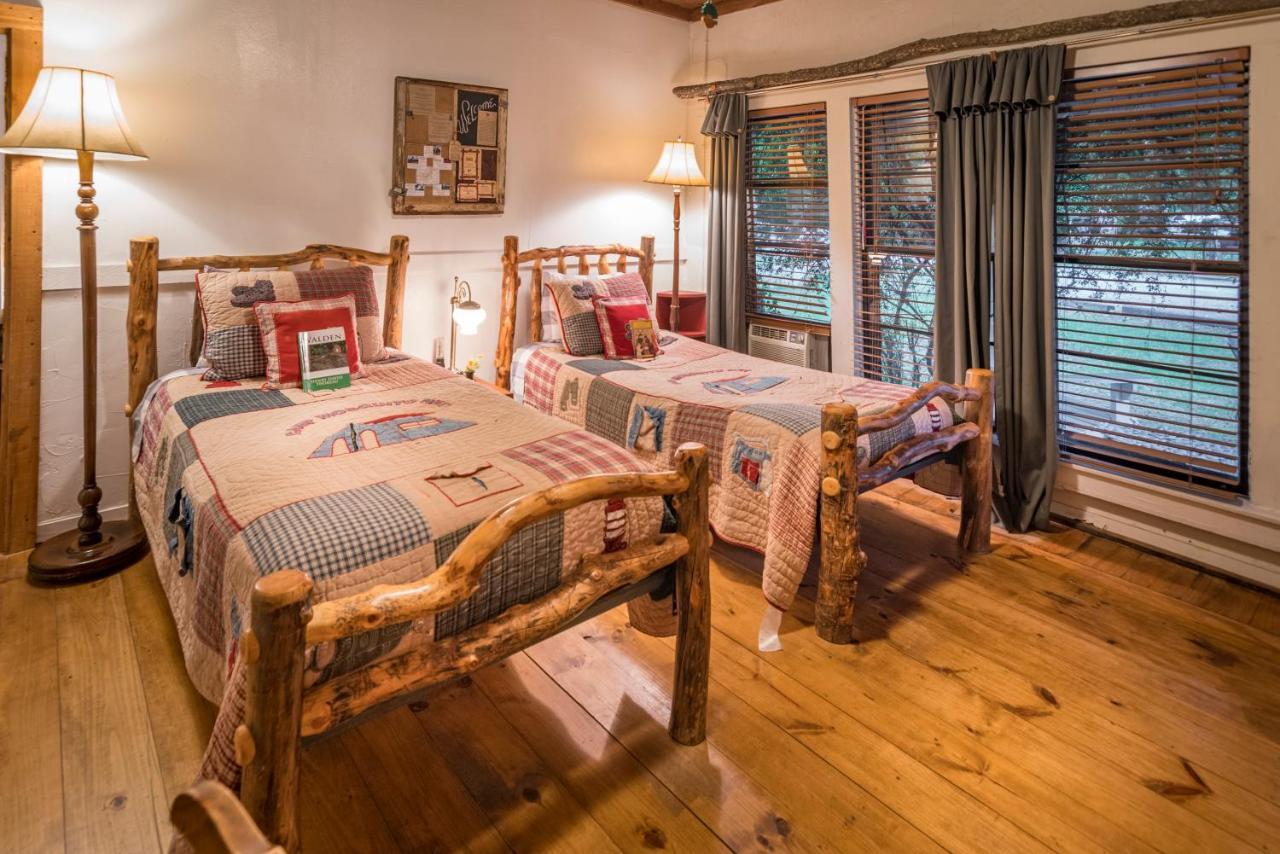 Country Woods Inn Glen Rose Exterior foto
